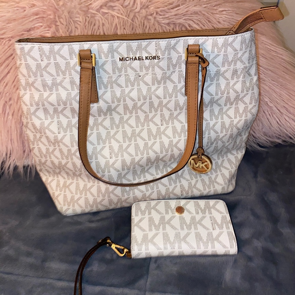 Michael Kors Tote & Wristlet